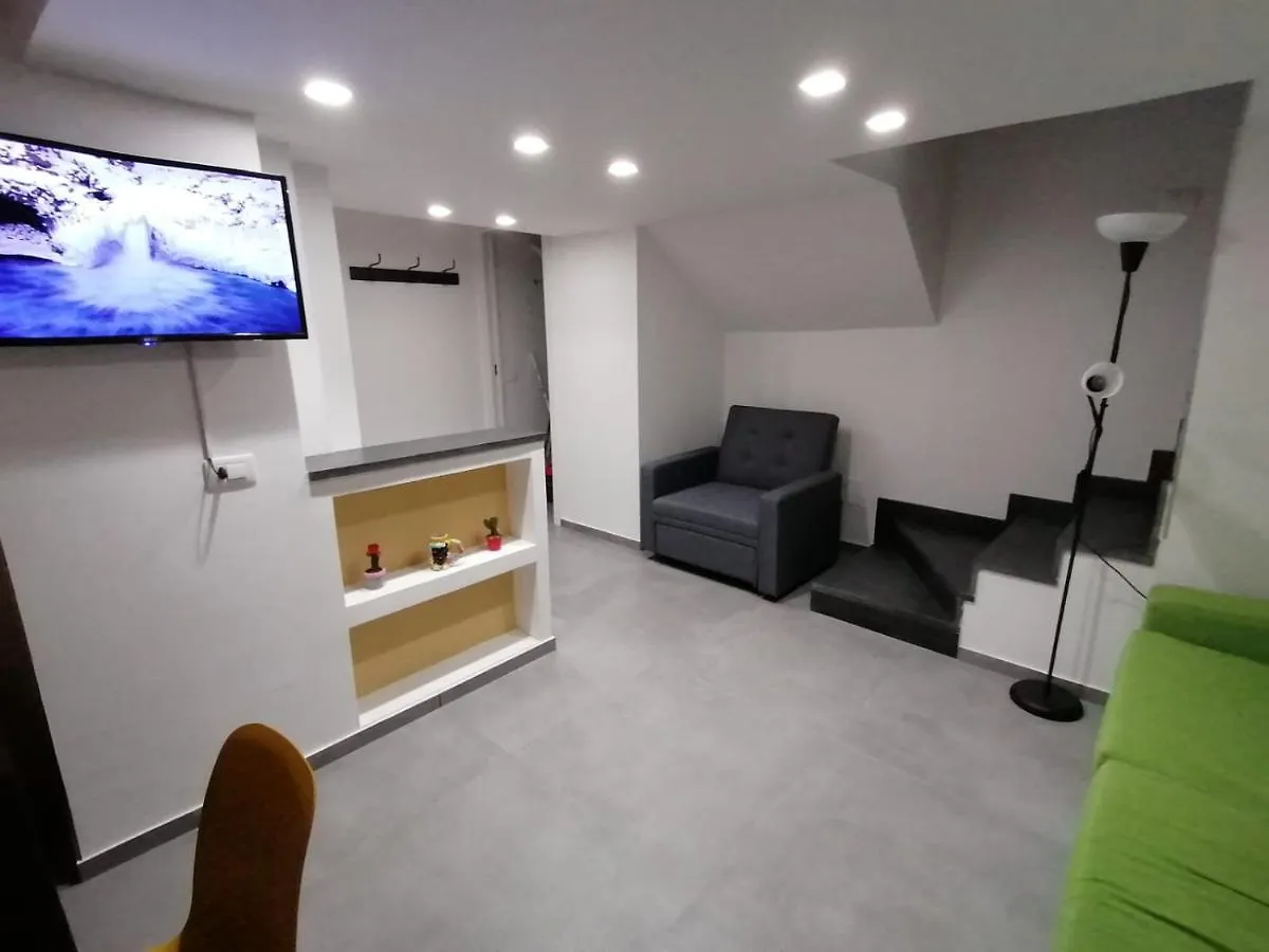 Apartment Ferienwohnung La Casa Di Orlando CTA